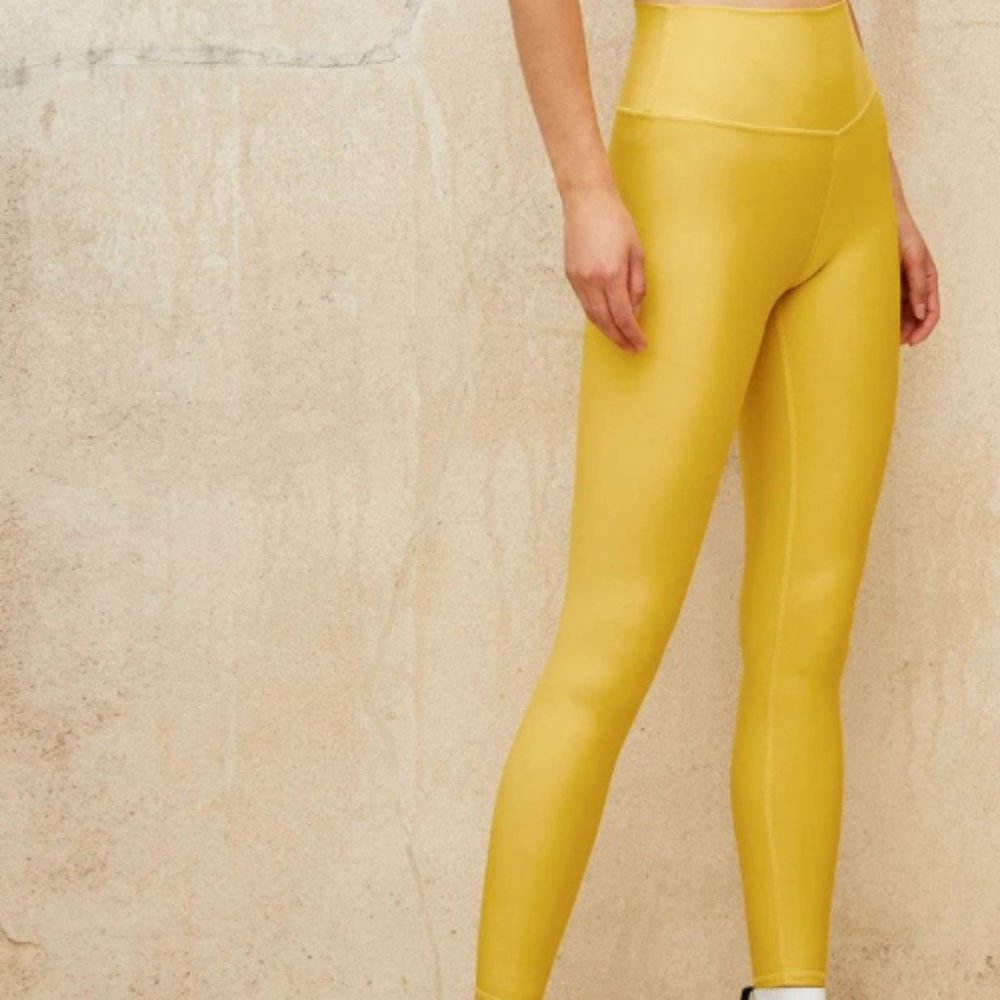 ALO Yoga Airlift Legging in Sulphur